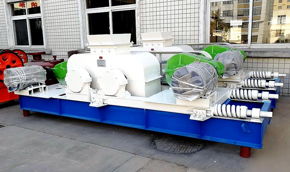 花崗巖對(duì)輥式破碎機(jī)