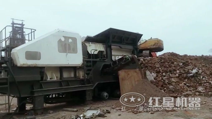 建筑垃圾移動破碎站設(shè)備實拍