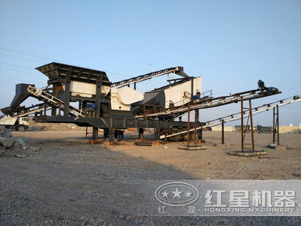 大型礦山移動(dòng)破碎站采石場(chǎng)