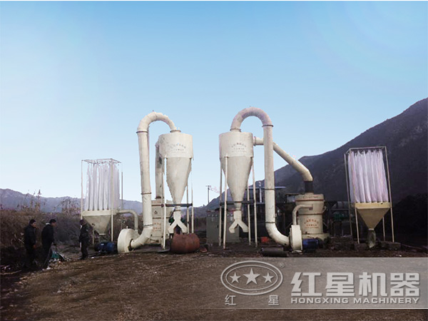 石灰石磨粉機(jī)生產(chǎn)現(xiàn)場(chǎng)