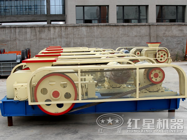 河卵石對(duì)輥式破碎機(jī)廠區(qū)