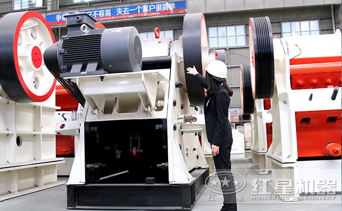PE-900*1200破碎機設(shè)備廠區(qū)