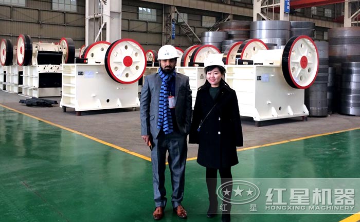 白云母顎式破碎機(jī)廠區(qū)