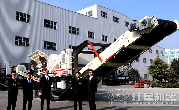 履帶移動式破碎機(jī)廠區(qū)