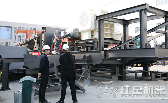 半掛車型破碎機廠區(qū)