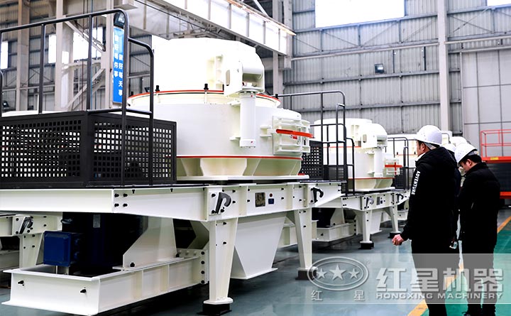 用戶參觀、咨詢紅星河卵石制砂機廠區(qū)