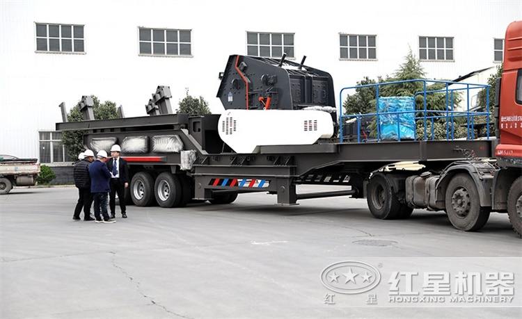 輪胎式建筑垃圾移動破碎機(jī)正在發(fā)貨中