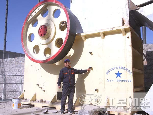 顎式破碎機設(shè)備