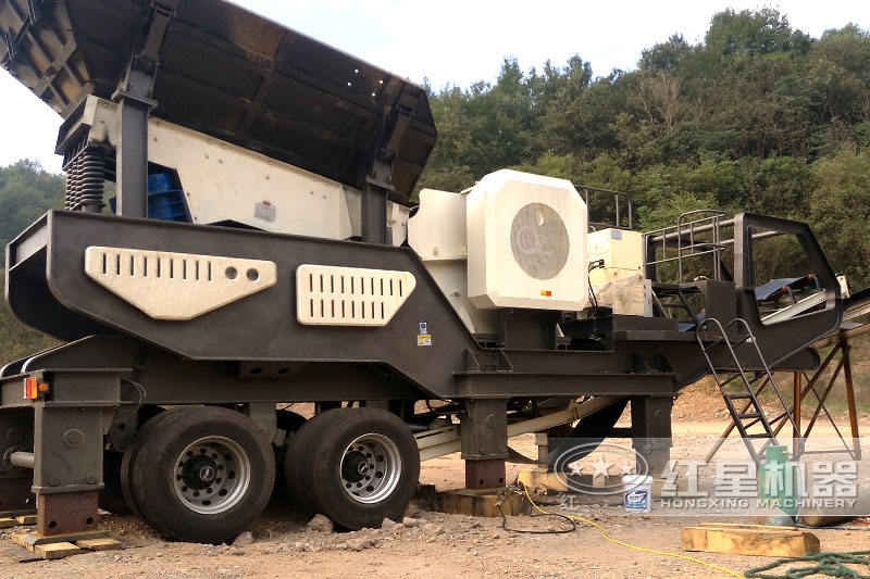 車型破碎機器現(xiàn)場