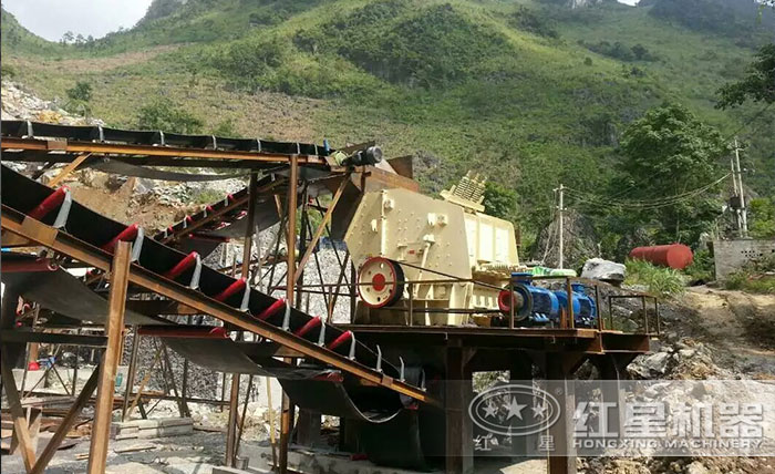 反擊式制砂機(jī)現(xiàn)場